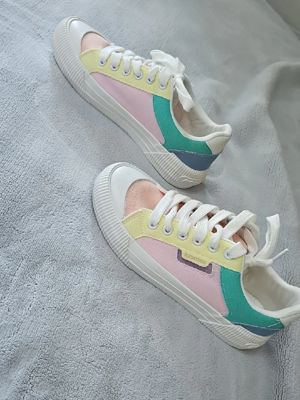 Rocket Dog Pastel Pink Yellow Green Low-Top Sneakers